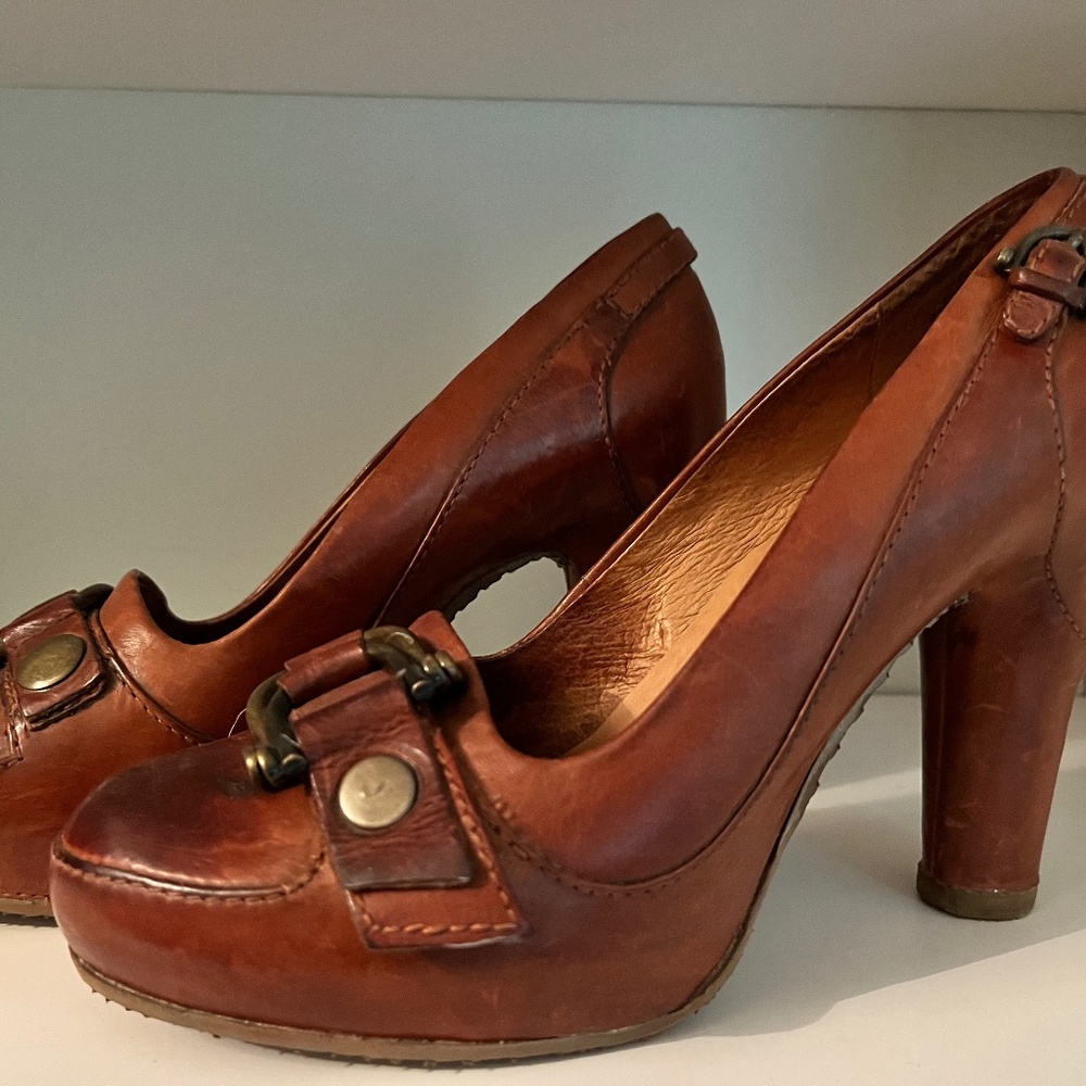 Frye Cognac Leather Pumps size 7.5